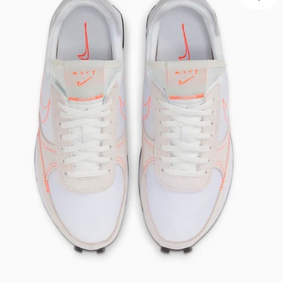 NIKE Women’s Daybreak Type 'White Hyper Crimson' tennis shoes Sz 7 - Picture 3 of 12